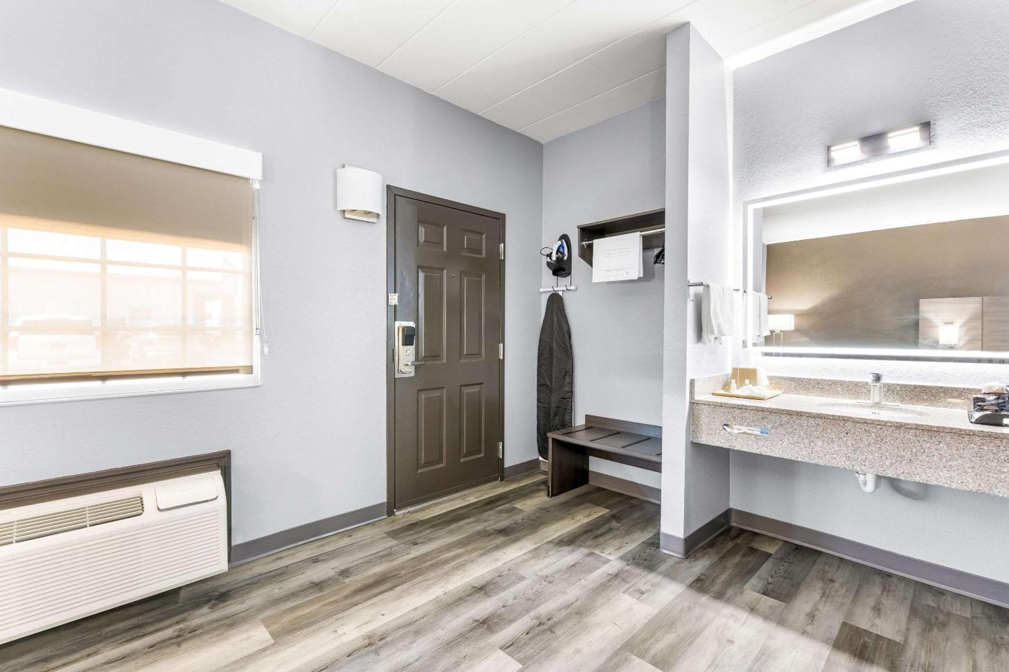 Quality Inn Lawrenceburg Екстер'єр фото